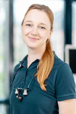 Portrait Dr. Lena Tischer